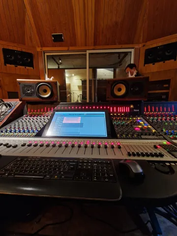 La console Neve et les écoutes du Studio Lakanal