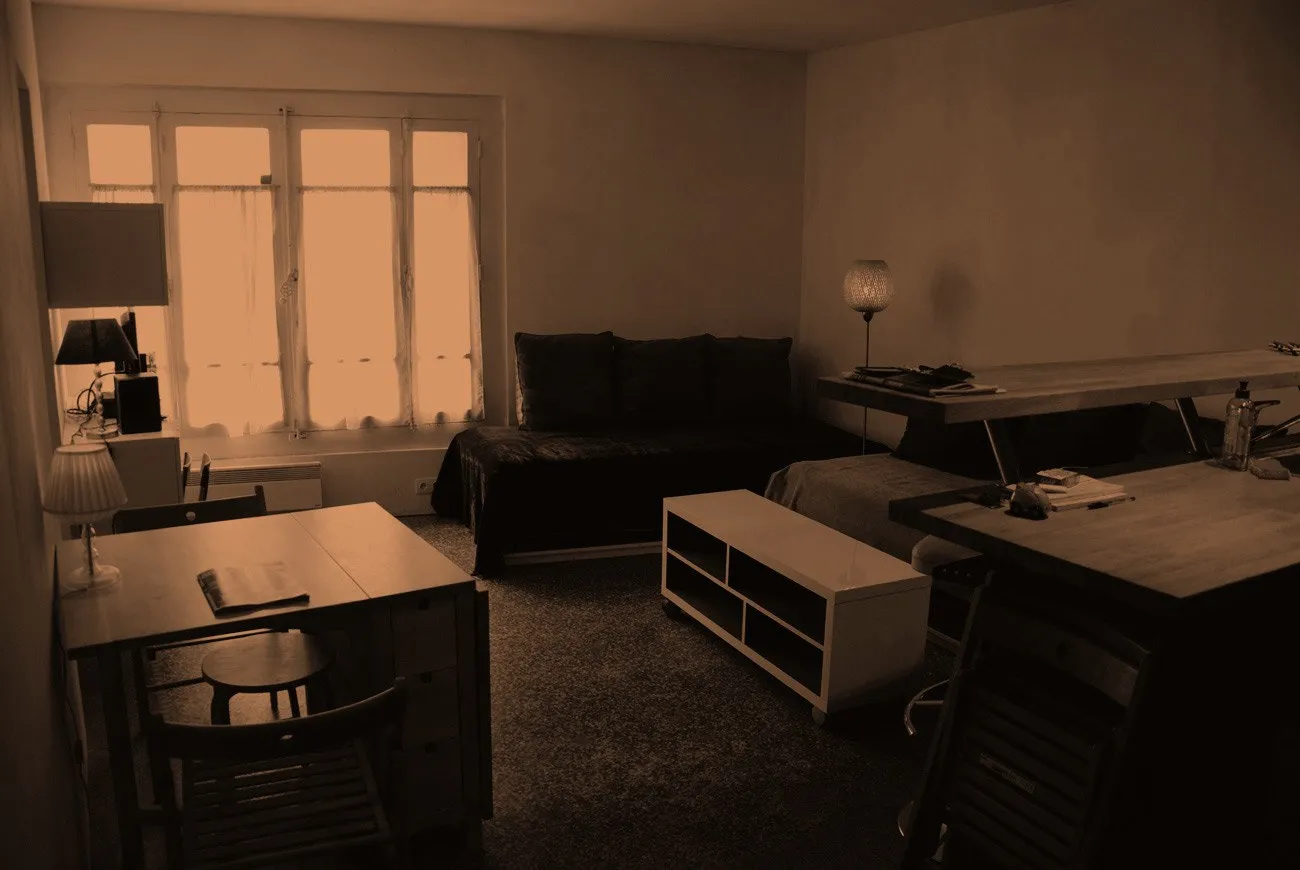Le séjour de l’appartement attenant au studio
