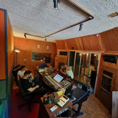 Vie du studio · 195